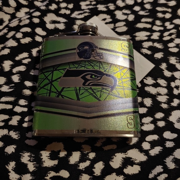 Seahawks flask - Picture 3 of 8